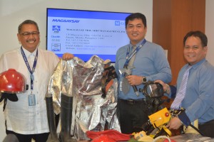 MMSM turns over firemans outfit to MOLTCP